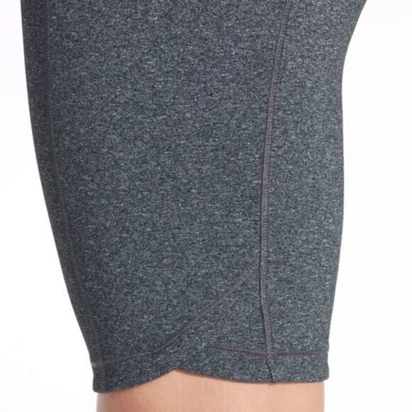 NWT Calia by Carrie Underwood Mid Rise Short XS - Picture 3 of 8